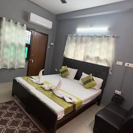 Hotel Aparajita Varanasi Exterior foto