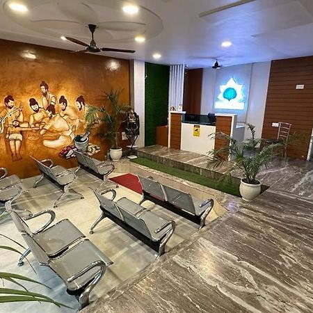 Hotel Aparajita Varanasi Exterior foto