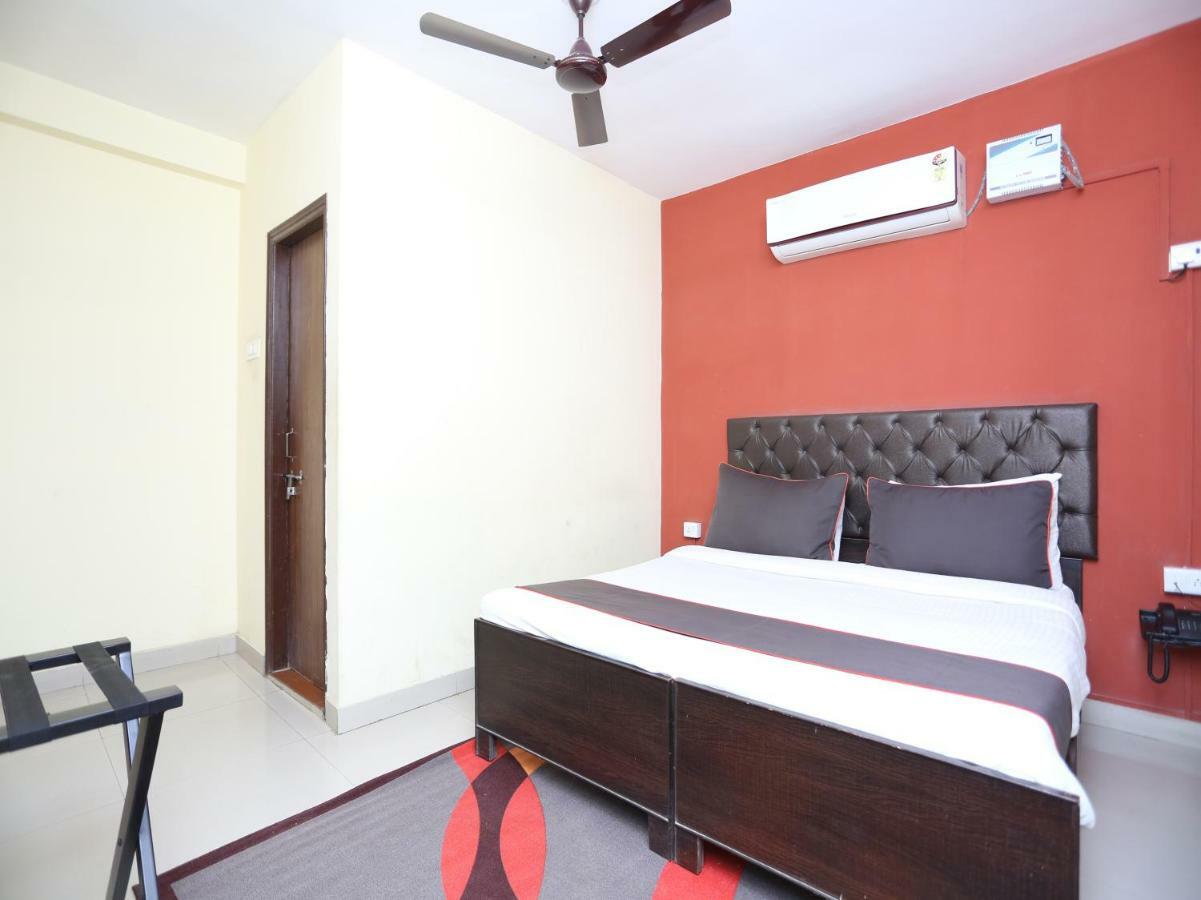 Hotel Aparajita Varanasi Exterior foto